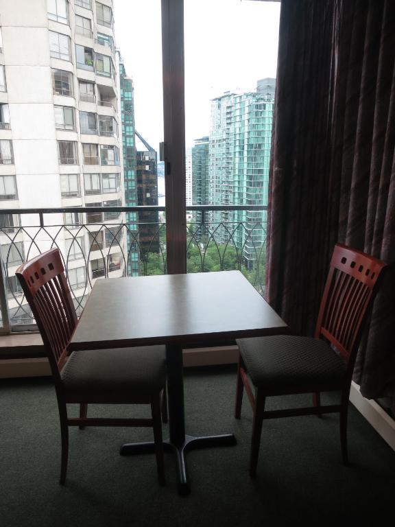 Tropicana Suite Hotel Ванкувер Номер фото
